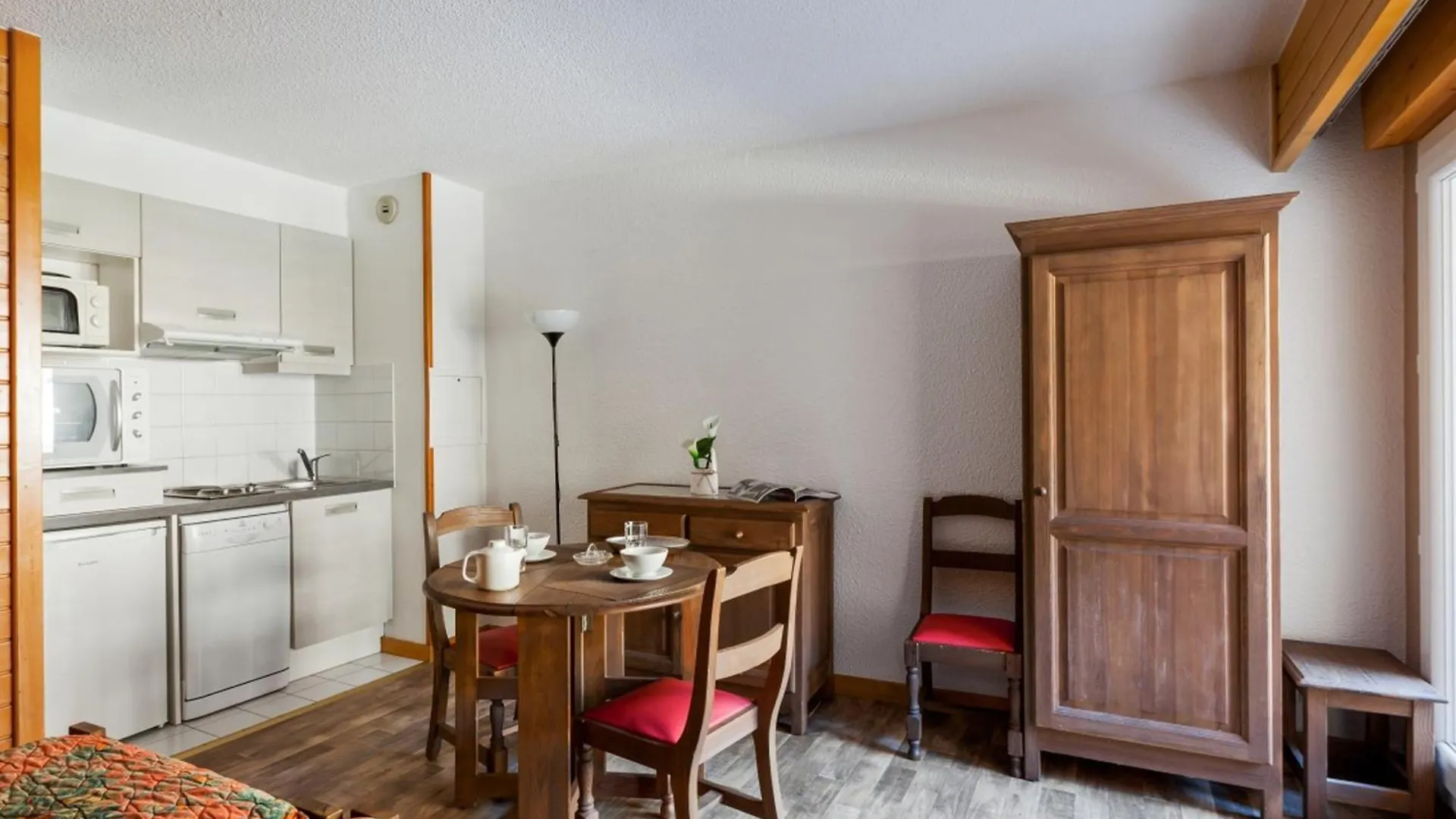T1 Bis 2* Au Centre De Brides-Les-Bains, 4 Pers, Balcon, Ascenseur, Proche Thermes Et Telecabines - Fr-1-512-227