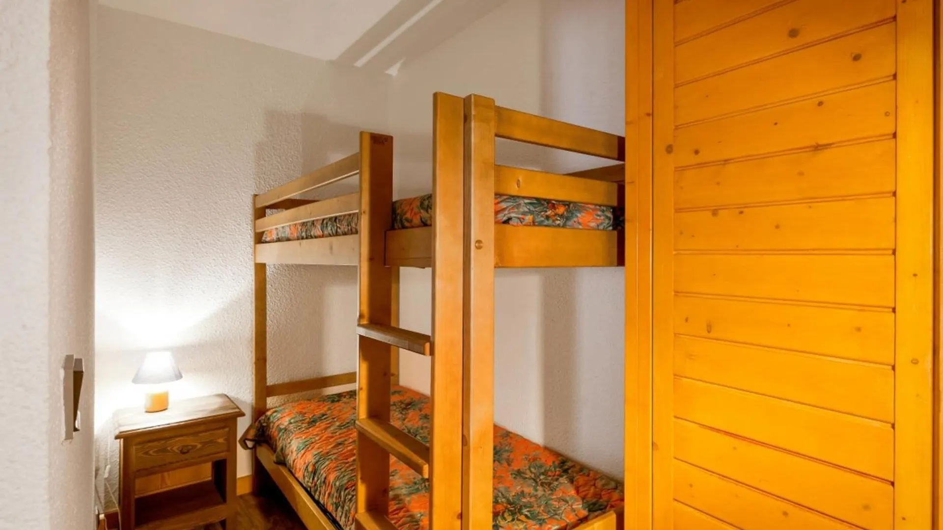 T1 Bis 2* Au Centre De Brides-Les-Bains, 4 Pers, Balcon, Ascenseur, Proche Thermes Et Telecabines - Fr-1-512-227 Apartment Brides-les-Bains