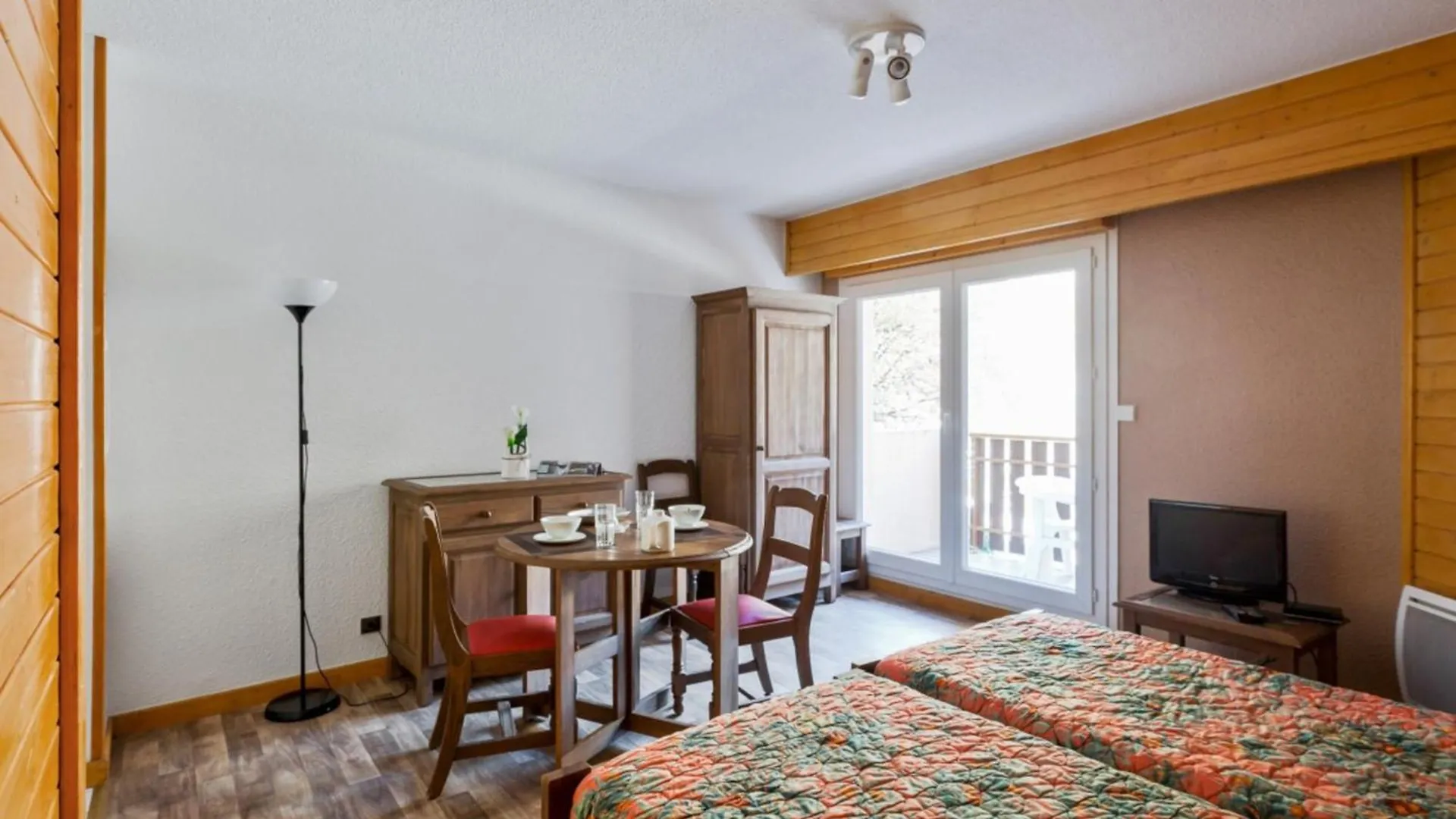Apartment T1 Bis 2* Au Centre De Brides-Les-Bains, 4 Pers, Balcon, Ascenseur, Proche Thermes Et Telecabines - Fr-1-512-227